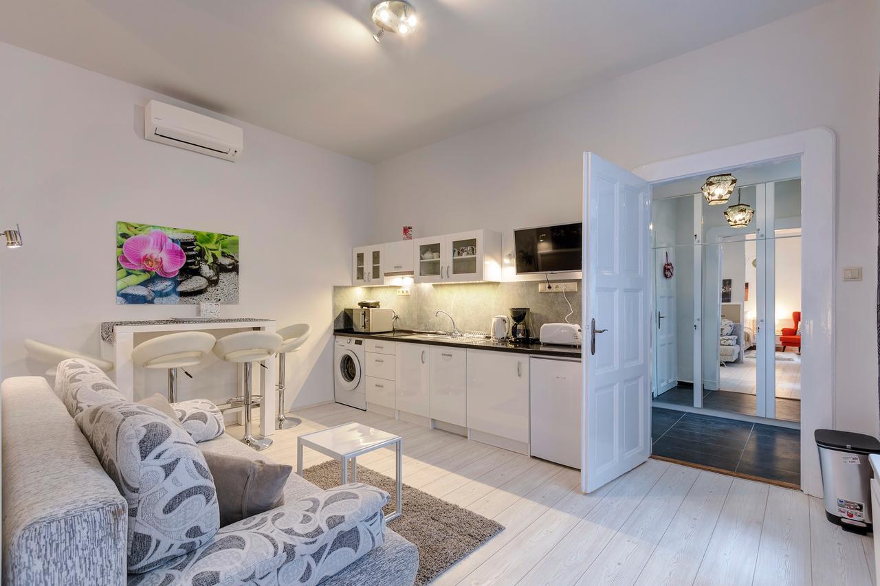 Apartment Sweet Dreams At King Street Gold *
