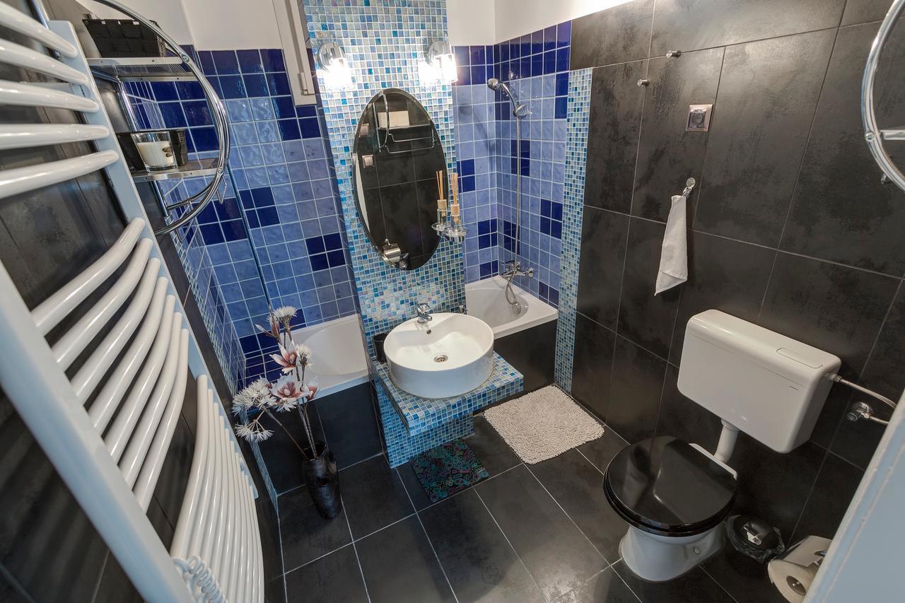 Sweet Dreams At King Street Gold Apartment *